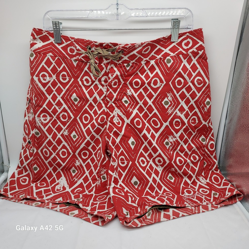 Patagonia Board Shorts Mens 32 Red White Geometric Diamond Print Swim Trunks